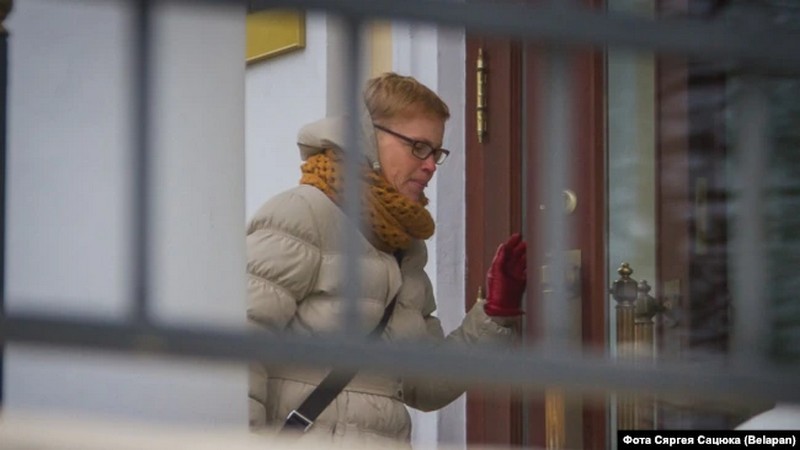 Марина Золотова у здания Следственного комитета. 22 ноября 2018 года, Минск, Беларусь