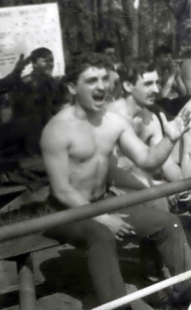 Заўзятар Тамковіч на футболе ў Львоўскай вучэльні. Каля 1985 года