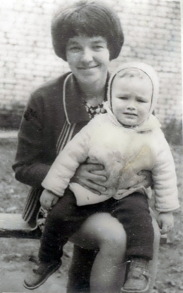 З мамай Людмілай. Паўтара года, 1975 год
