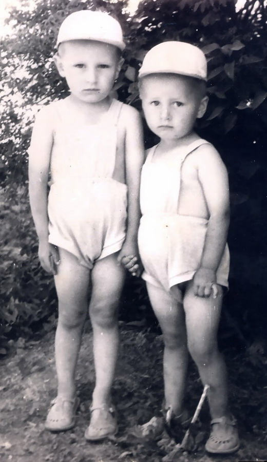 З меншым братам Віцем, ліпень 1963