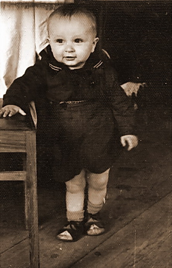 8 месяцаў, красавік 1959 года