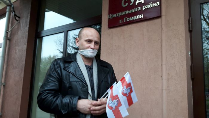 У часе перапынку ў слуханнях.