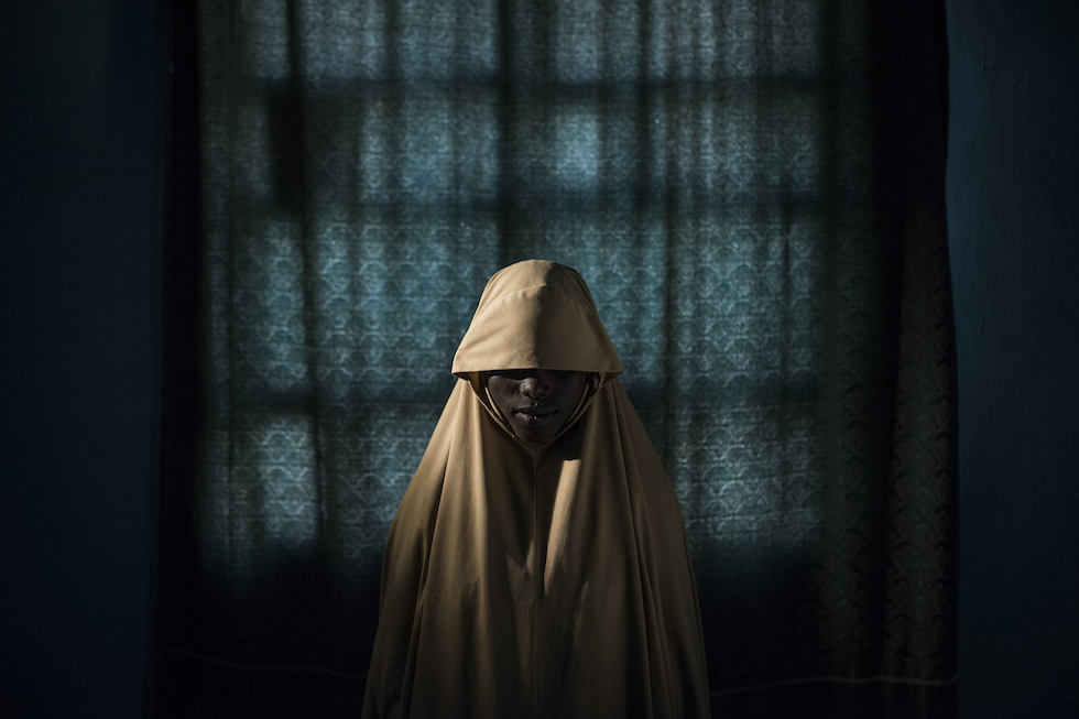 Adam Ferguson, The New York Times. Boko Haram Strapped Suicide Bombs to Them. Somehow These Teenage Girls Survived. - Aisha, age 14 21 settembre 2017 Adam Ferguson, The New York Times. Boko Haram Strapped Suicide Bombs to Them. Somehow These Teenage Girls Survived. - Aisha, age 14 21 settembre 2017