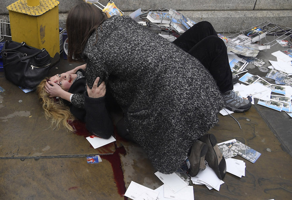 Toby Melville, Reuters. Witnessing the Immediate Aftermath of an Attack in the Heart of London 22 marzo 2017 Toby Melville, Reuters. Witnessing the Immediate Aftermath of an Attack in the Heart of London 22 marzo 2017