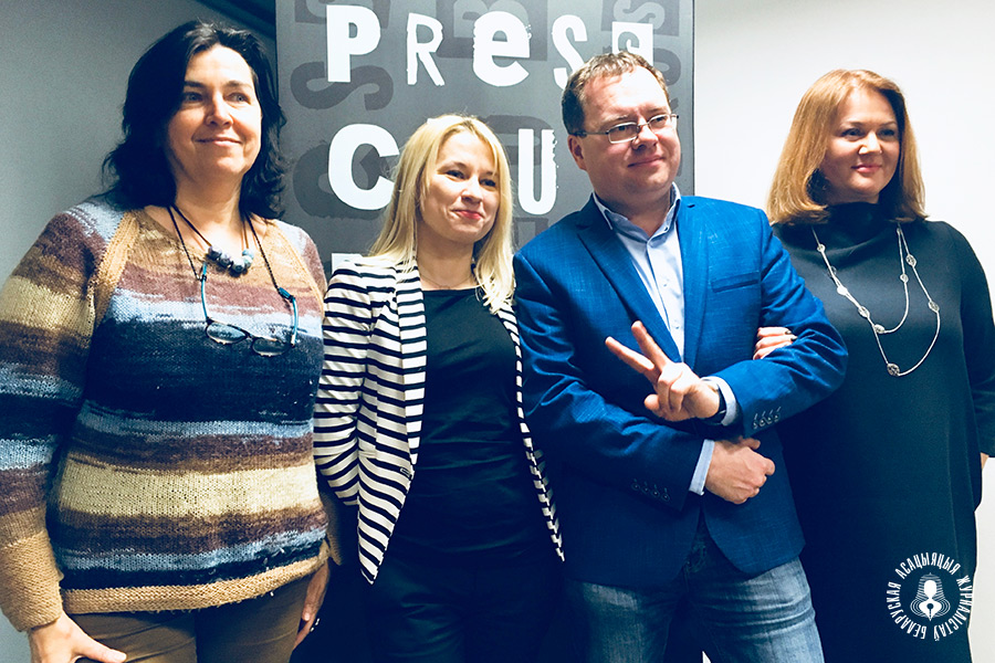 Экс-рэдактар "КП в Белоруссии" Юлія Слуцкая, рэдактар сайта Вольга Анцыповіч, галоўны рэдактар "КП в Белоруссии" Андрэй Ляўкоўскі, рэдактар "Толстушки" Іна Брызінская Экс-редактар "КП в Белоруссии» Юлія Слуцкая, рэдактар Вольга Анцыповіч, галоўны рэдактар "КП в Белоруссии» Андрэй Ляўкоўскі, рэдактар Іна Брызінская