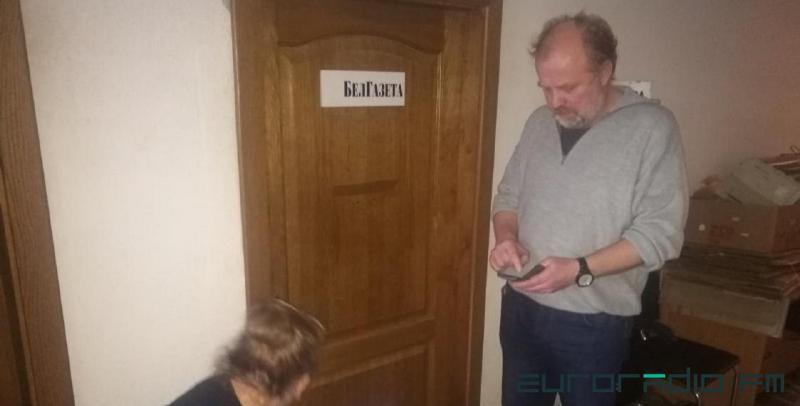 Тэхнічны рэдактар і галоўны рэдактар не могуць трапіць на працоўныя месцы / здымак Андрэя Бандарэнкі. index666777.jpg