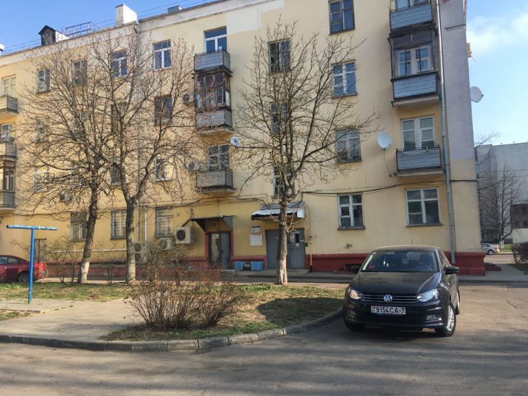 Двор, где находится офис "Белсат". Фото: belsat.eu Двор, где находится офис "Белсат". Фото: belsat.eu