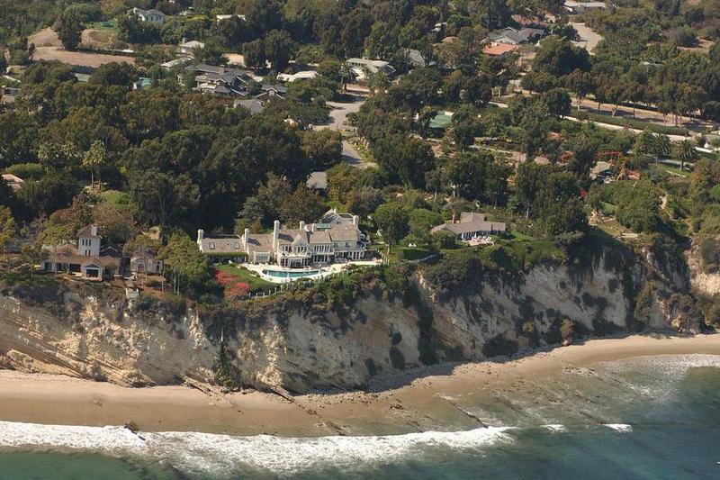 Фото, ставшее причиной эффекта Стрейзанд streisand.jpg