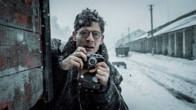 Boy Jones Films. Главную роль в фильме "Мистер Джонс" сыграл британский актер Джеймс Нортон, известный по сериалам "Война и мир" и "Макмафия" Boy Jones Films. Главную роль в фильме "Мистер Джонс" сыграл британский актер Джеймс Нортон, известный по сериалам "Война и мир" и "Макмафия"