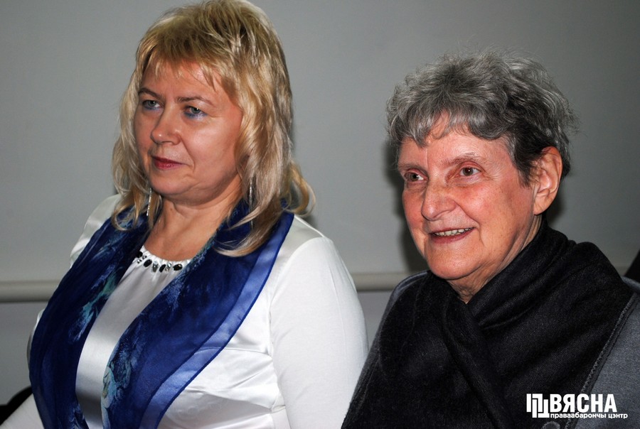 Адвакат Марына Дубровіна і старшыня “Гражданского содействия» Святлана Ганушкіна на суде Аюба Ціціева. Фота ПЦ “Вясна” Адвакат Марына Дубровіна і старшыня “Гражданского содействия» Святлана Ганушкіна на суде Аюба Ціціева. Фота ПЦ “Вясна”