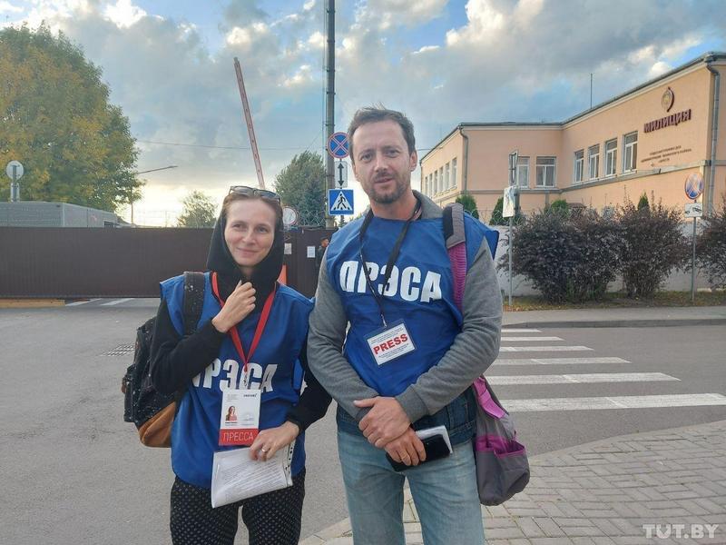 Ksenia Piatrovich and Aleh Palishchuk after their release from the police department Ksenia Piatrovich and Aleh Palishchuk after their release from the police department