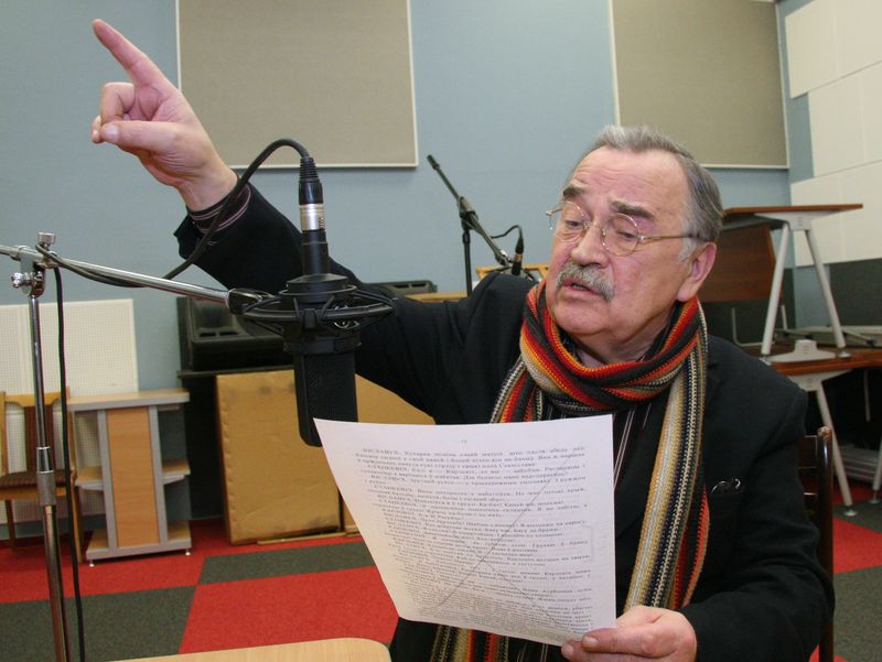 Уладзімір Мішчанчук у студыі.