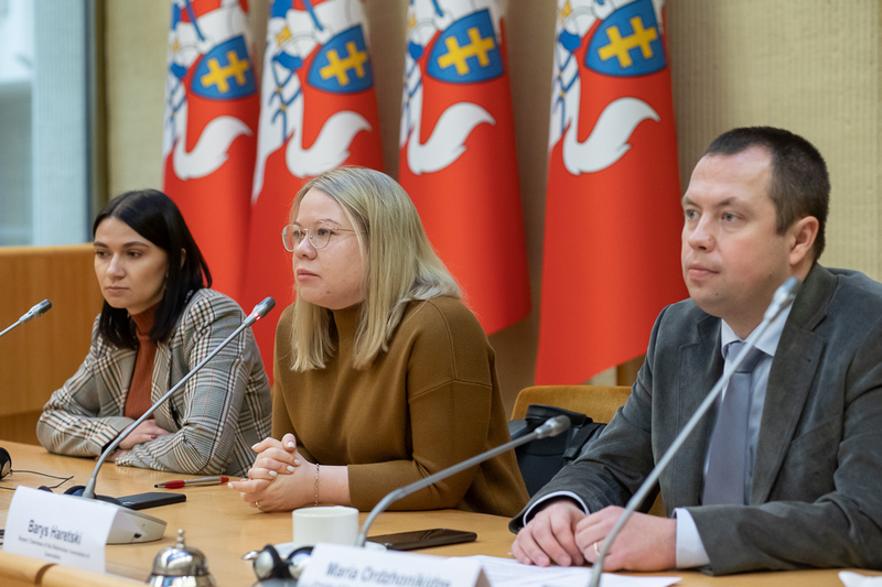 Anastasia Rouda, Aliaksandra Pushkina, Barys Haretski. Photo: BAJ