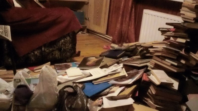 На здымку – адзін з пакояў пасля ператрусу