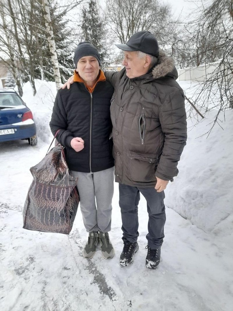 Аляксандр Кабанаў пасля вызвалення. Фота: сацсеткі Анатоля Лябедзькі