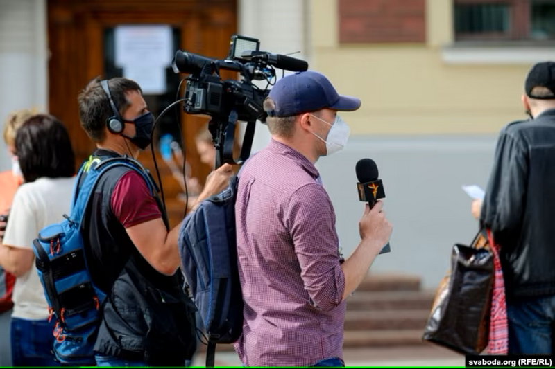 Журналісты Свабоды вядуць відэастрым з менскіх вуліц у ліпені 2020