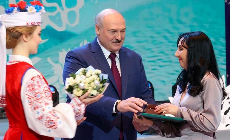 Александр Лукашенко и Людмила Гладкая. Фото: president.gov.by
