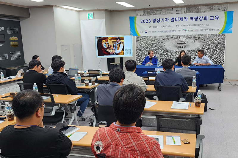 The directors answer questions from members of the Korean Association of Video Journalists. Photo: Kyounghun Choi