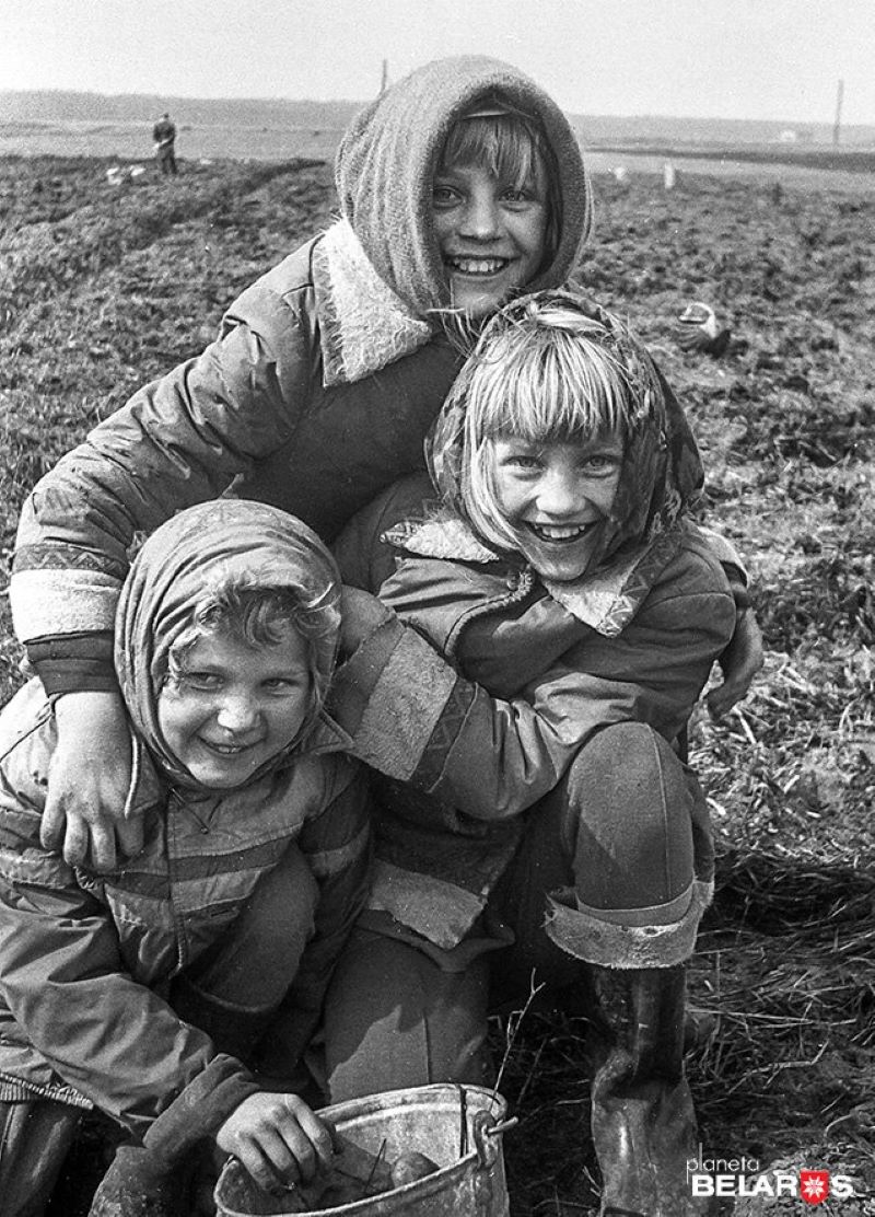 Сёстры Сергея Плыткевича. Фото: 1981 год