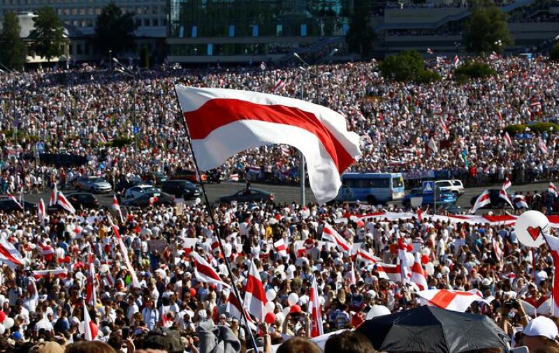 Акция протеста против результатов президентских выборов и жестокости силовиков, Минск, 16 августа 2020 года. Фото: Reuters