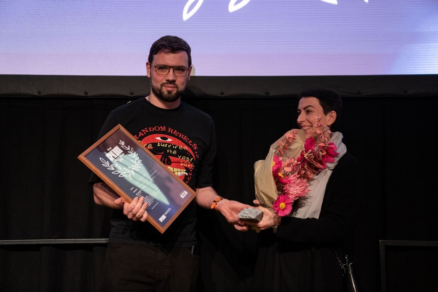 Рэжысёры Аляксандр Міхалковіч і Ганна Бадзяка засталіся DOX:AWARD за стужку "Радзіма". Фота: © Emil Agerskov / cineuropa.org