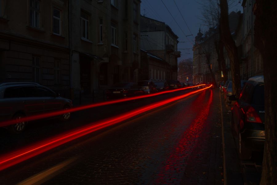 Львоў без святла пасля расейскай атакі па энергасістэме Укаріны. Фота: Яўген Атцецкі