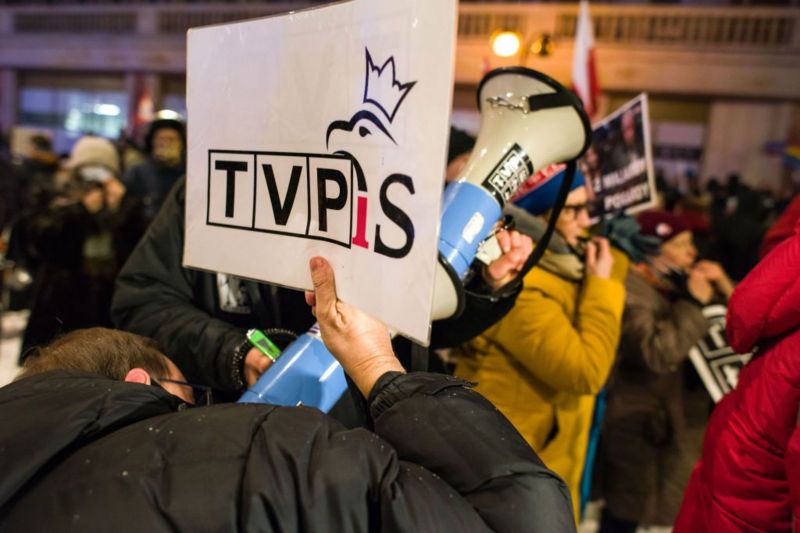 Противники ПиС считали TVP партийным телевидением прежней партии власти. Фото: GETTY IMAGES