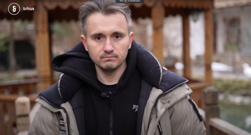 В фильме-расследовании Bihus.info Денис Бигус дает понять, что не верит в то, что вся операция была «самодеятельностью» сотрудников Департамента защиты национальной государственности СБУ. Фото: Bihus.info