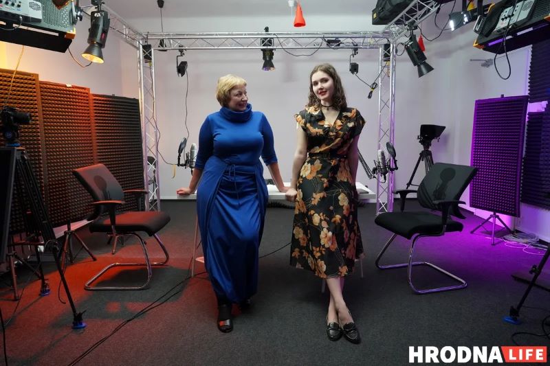 Ведущие подкаста «Дочкі-маткі» — Ирина Новик и Даша Гордейчик