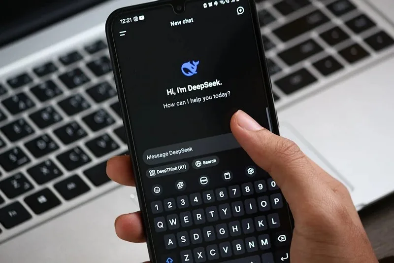 Чаму ўрады баняць нейрасетку DeepSeek і што пра нас ведае ChatGPT?