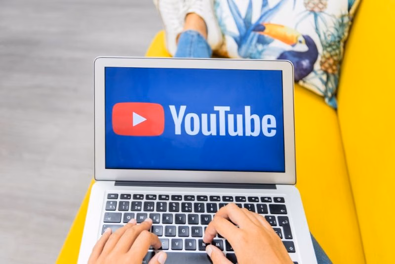 В России блокируют WhatsApp, YouTube и Facebook